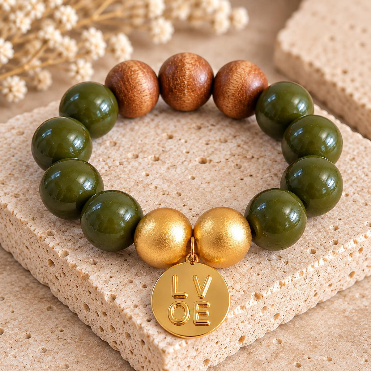 Statement Armband Olive & Gold mit LOVE-Anhänger