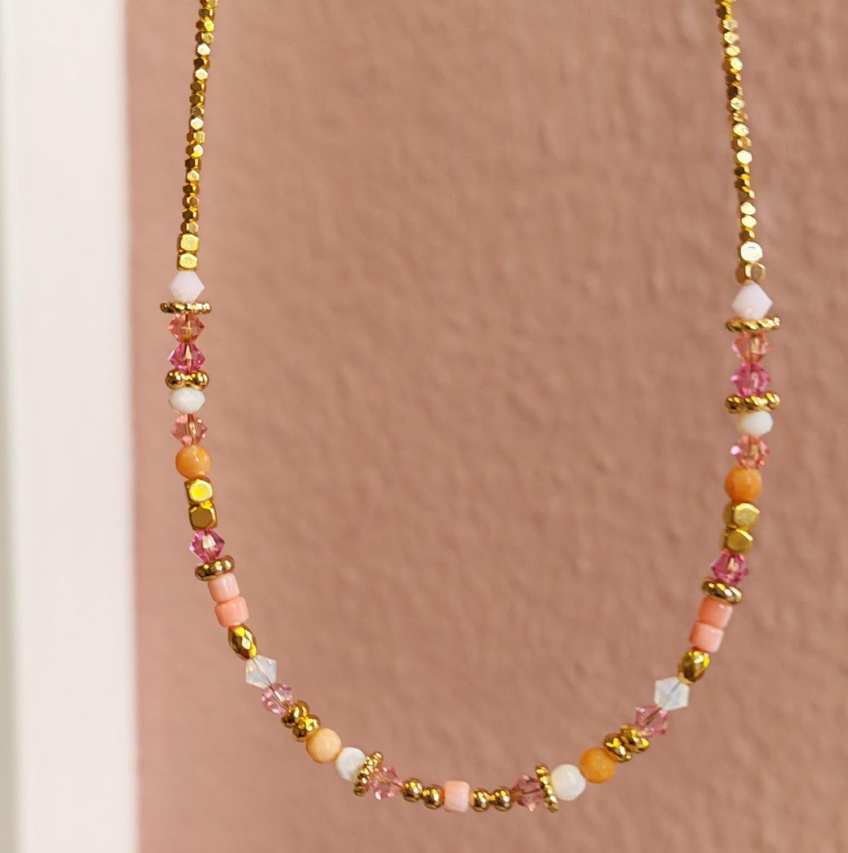 Selbst gestaltete Perlenkette beim Afterwork Schmuck Workshop