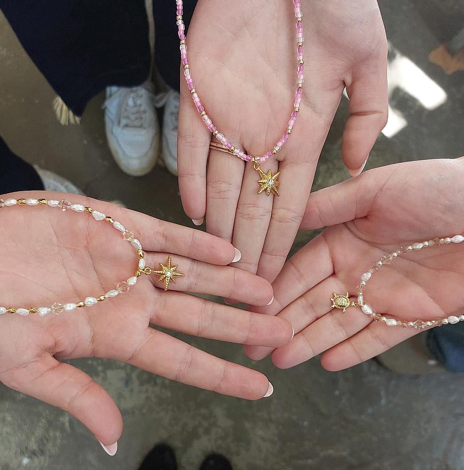 SCHMUCK & VINO – dein entspanntes  Schmuck Event mit Wein & Kreativität 🍷✨