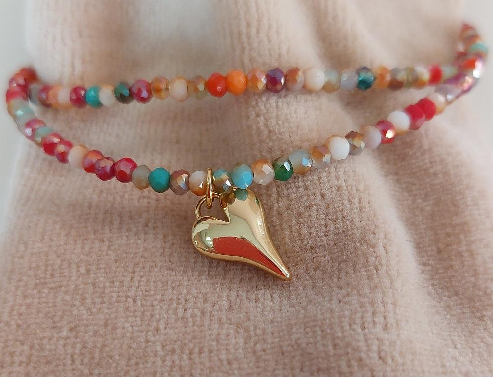 ein selbst gestaltetes Armband 