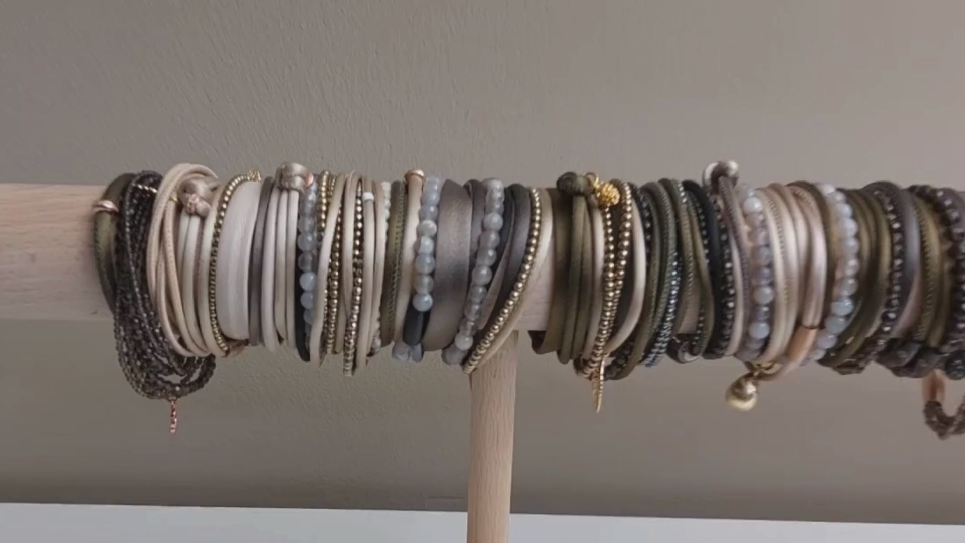 Dein kreativer PREMIUM ARMBAND WORKSHOP – designe 4 Armbänder mit echten Premium-Materialien 💛